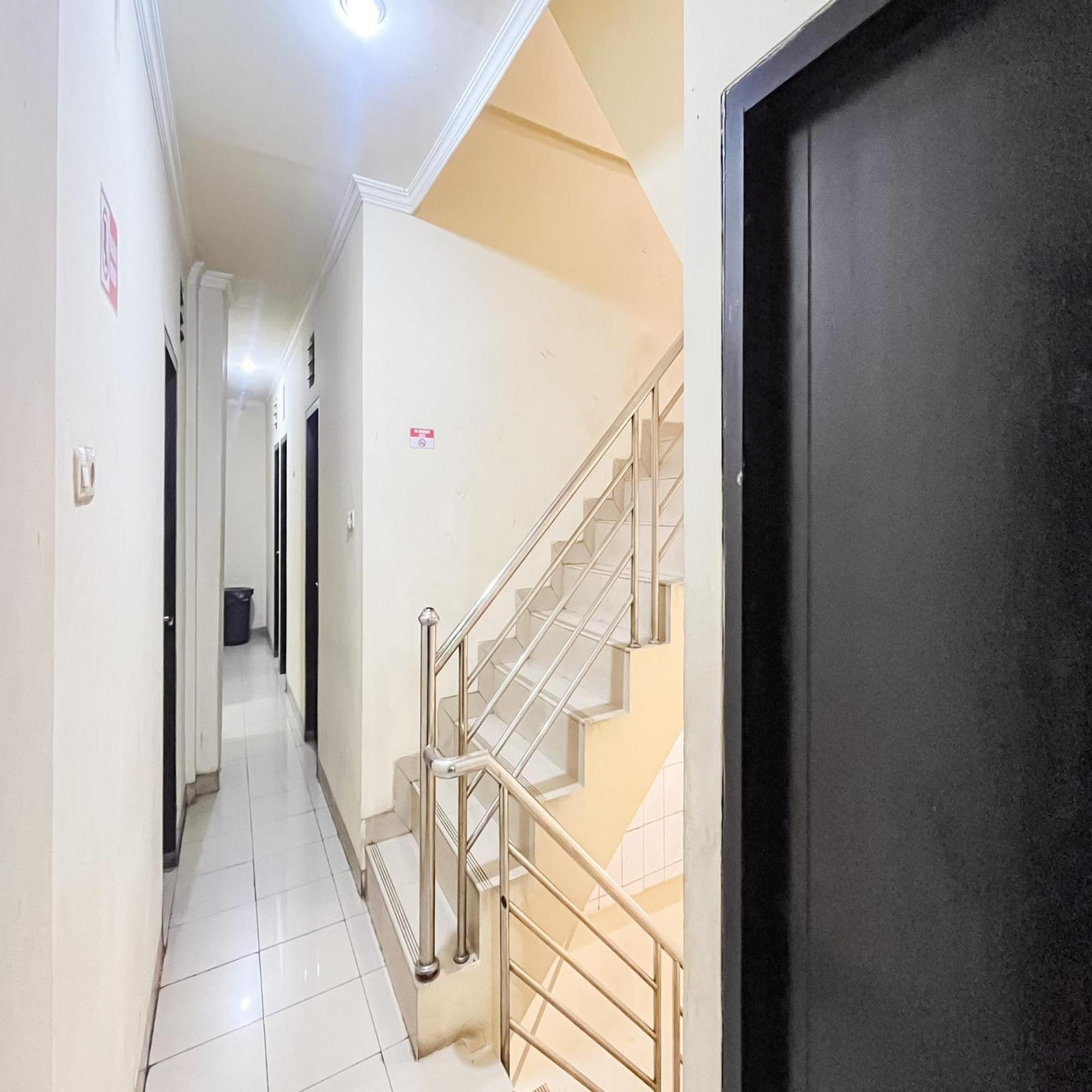 Arcadia Rooms Redpartner Jakarta Kültér fotó